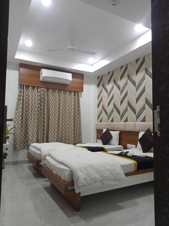 Hotel Fun City Navsari Dış mekan fotoğraf