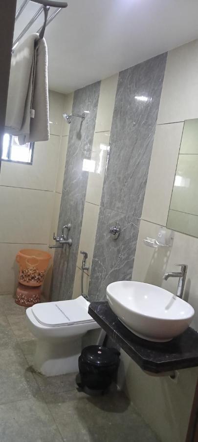 Hotel Fun City Navsari Dış mekan fotoğraf