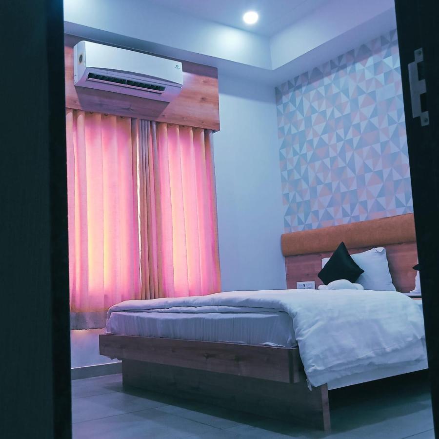 Hotel Fun City Navsari Dış mekan fotoğraf