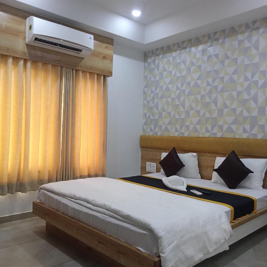 Hotel Fun City Navsari Dış mekan fotoğraf