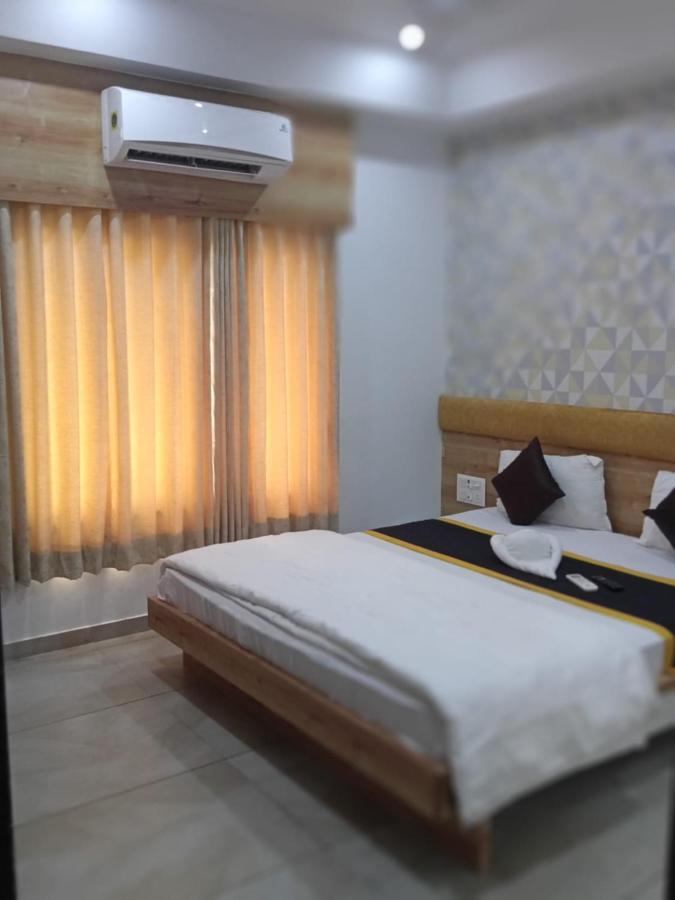 Hotel Fun City Navsari Dış mekan fotoğraf