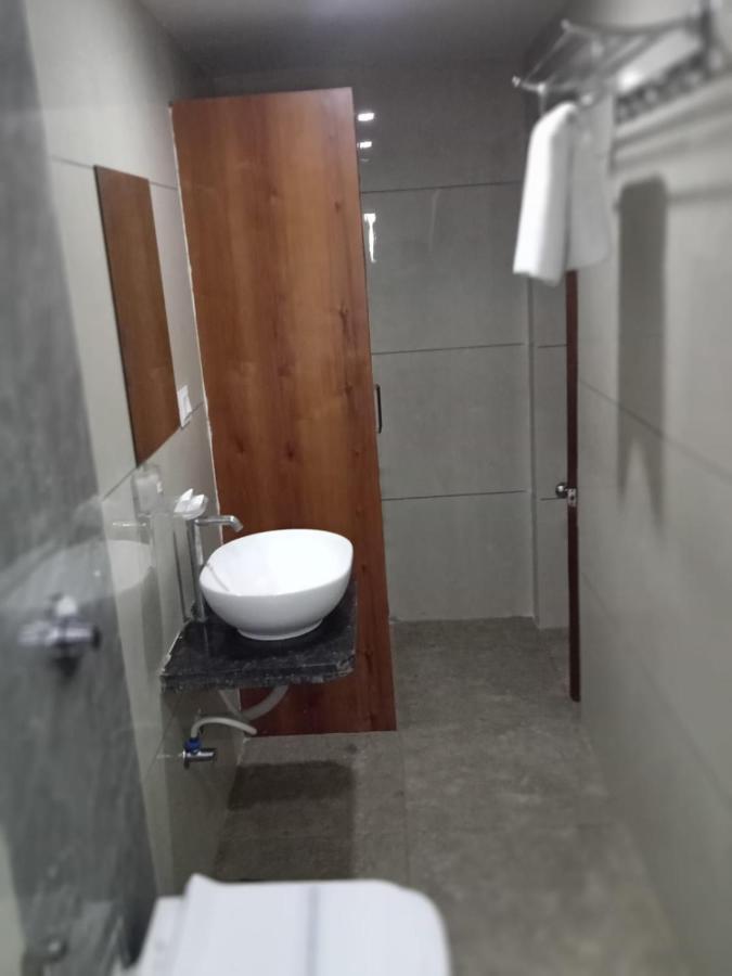 Hotel Fun City Navsari Dış mekan fotoğraf