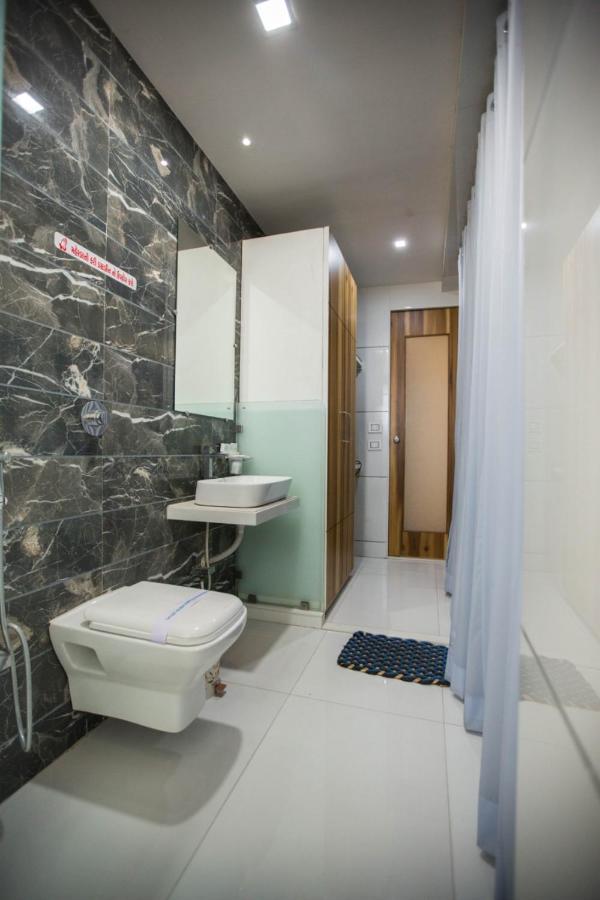 Hotel Fun City Navsari Dış mekan fotoğraf