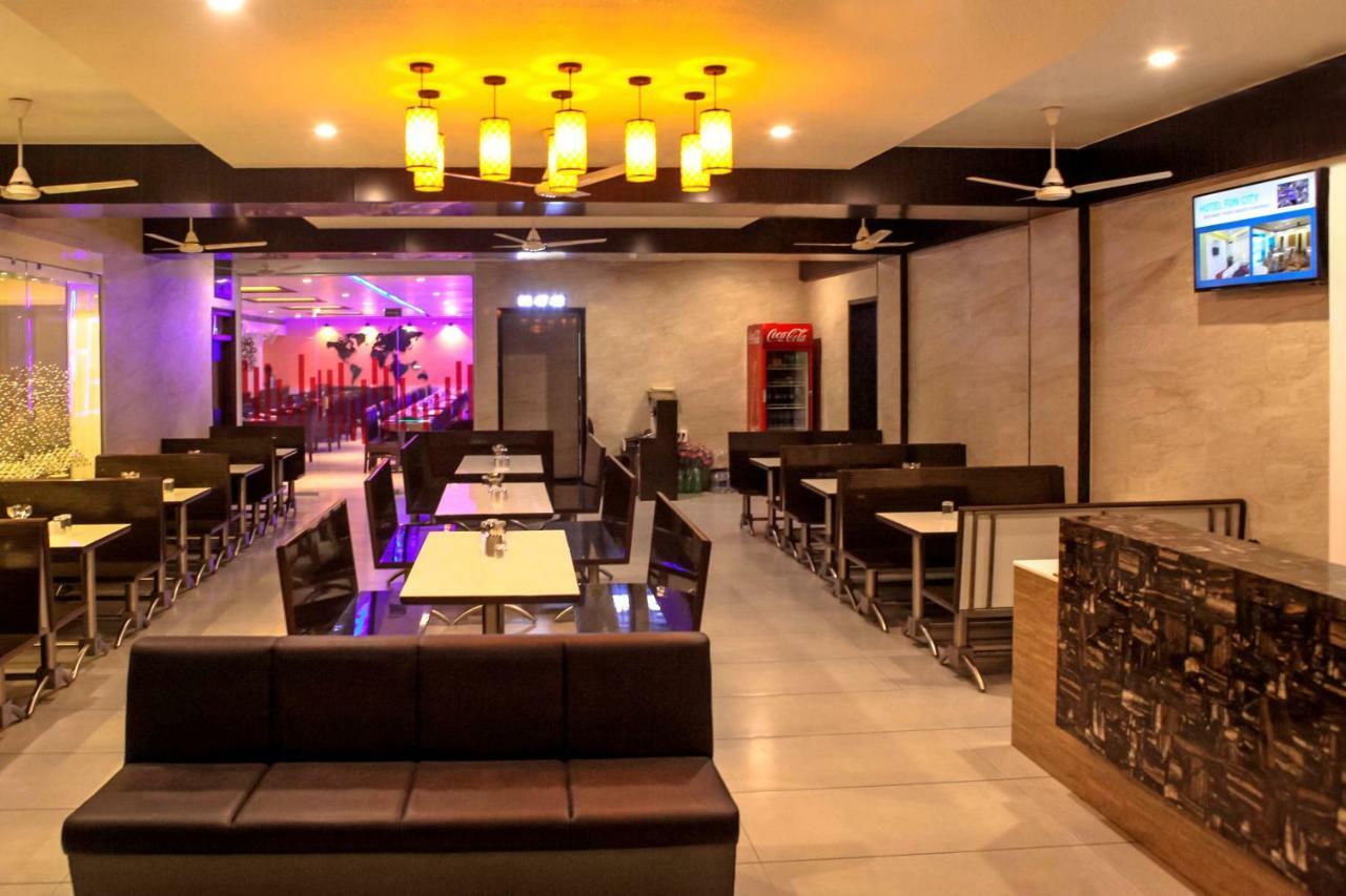 Hotel Fun City Navsari Dış mekan fotoğraf