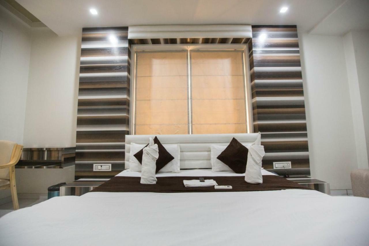 Hotel Fun City Navsari Dış mekan fotoğraf