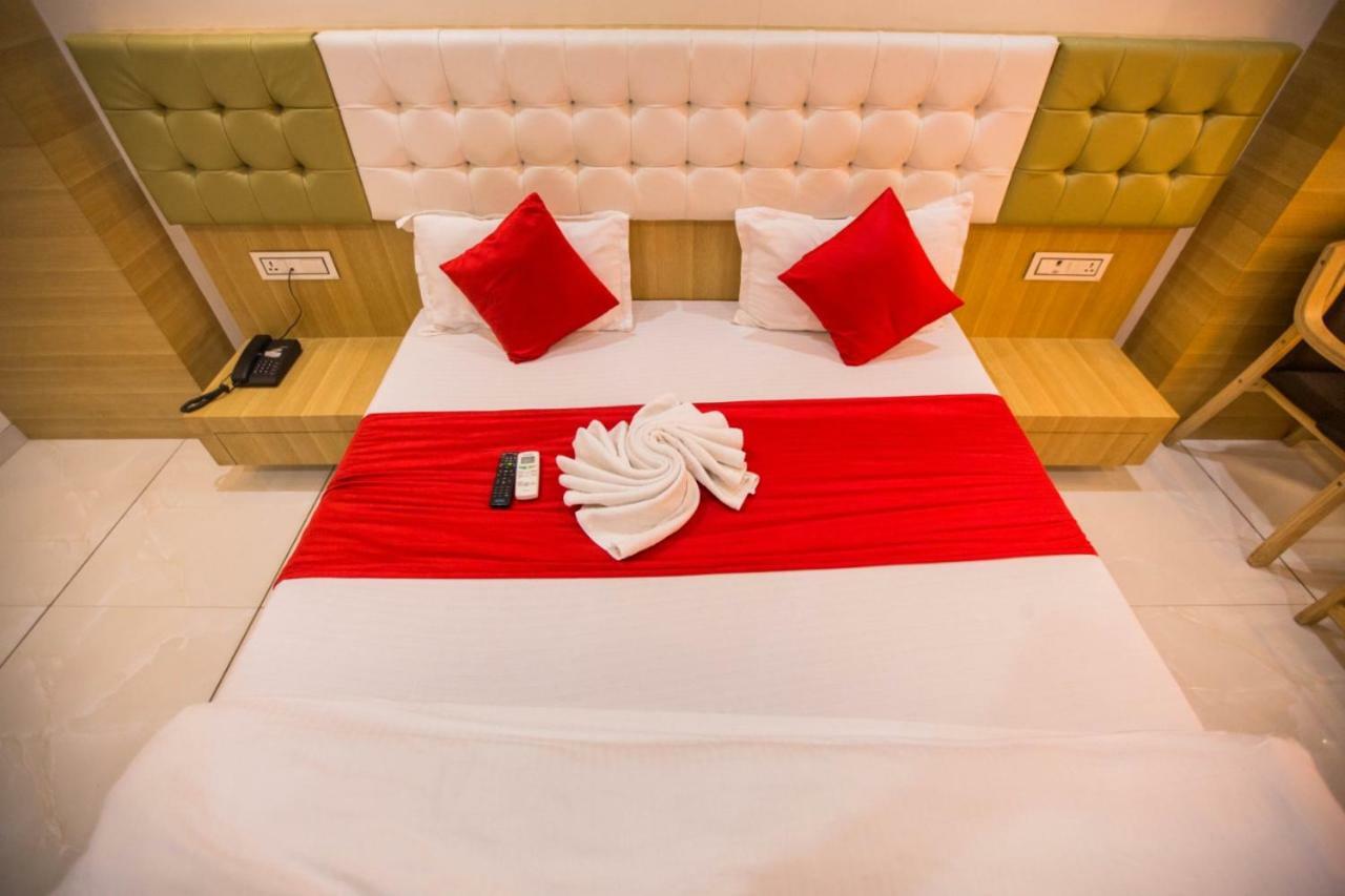 Hotel Fun City Navsari Dış mekan fotoğraf