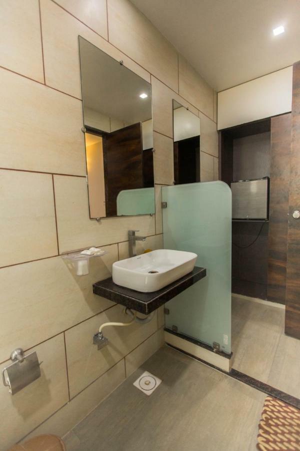 Hotel Fun City Navsari Dış mekan fotoğraf
