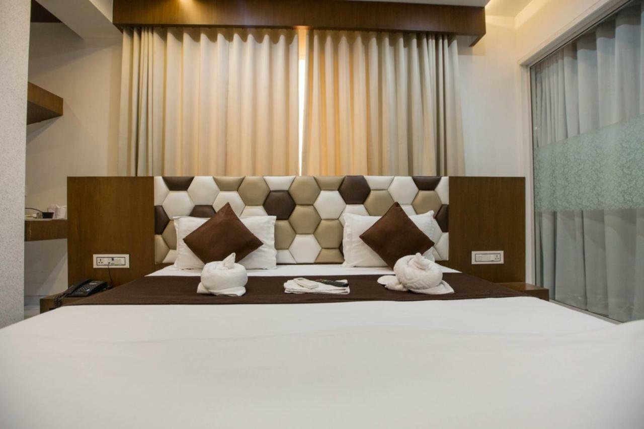 Hotel Fun City Navsari Dış mekan fotoğraf