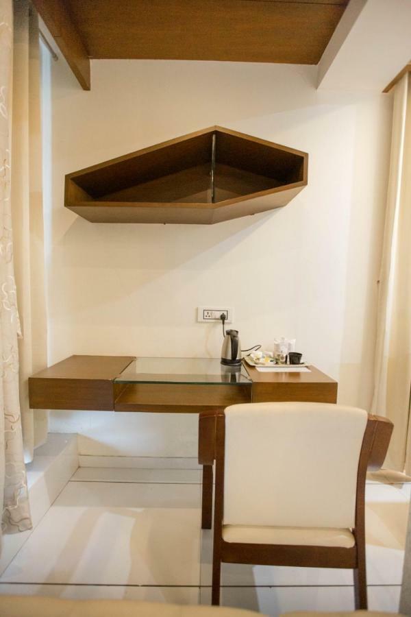 Hotel Fun City Navsari Dış mekan fotoğraf